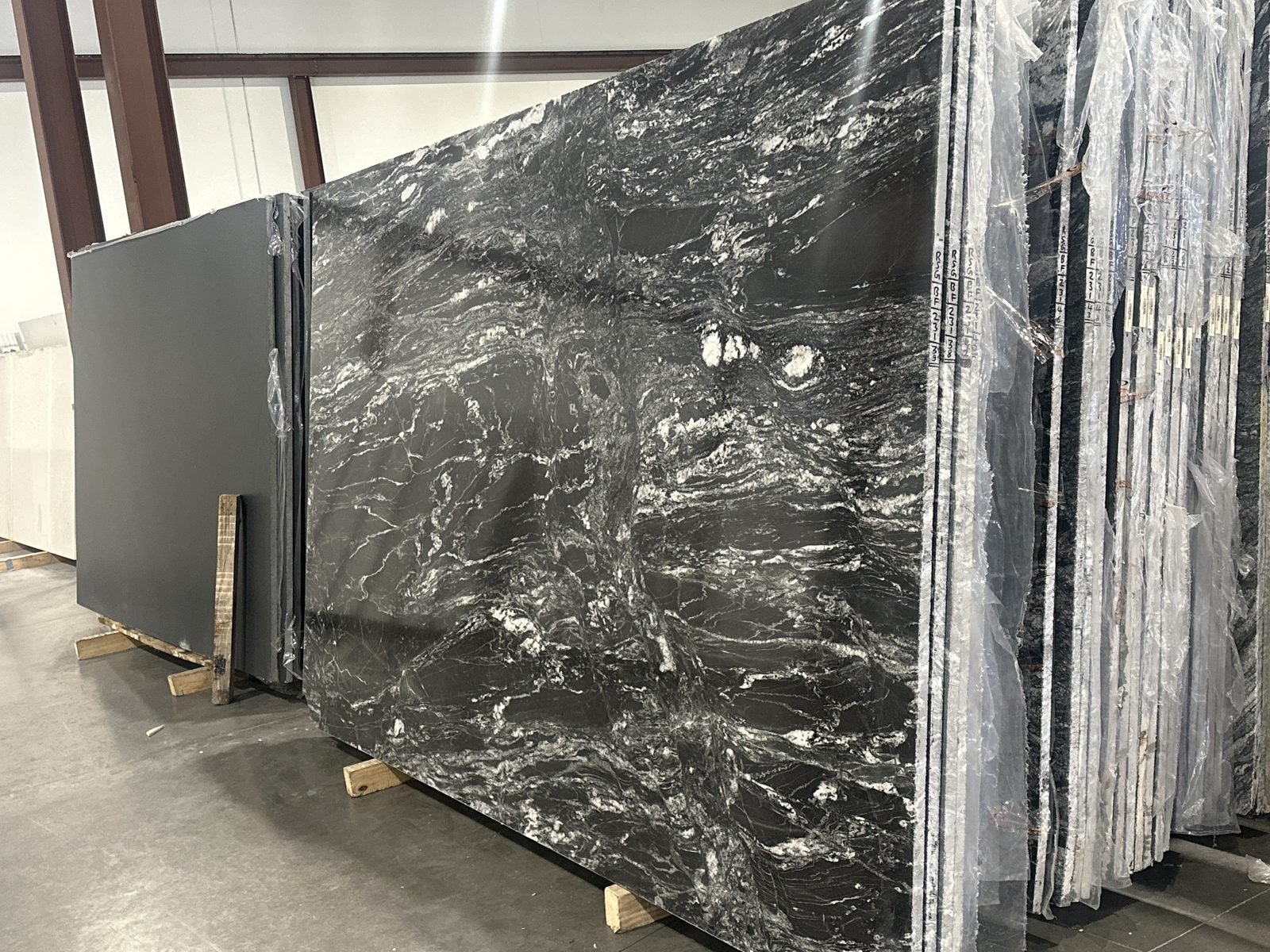 Granite vs Quartzite: Choosing a Kitchen Surface